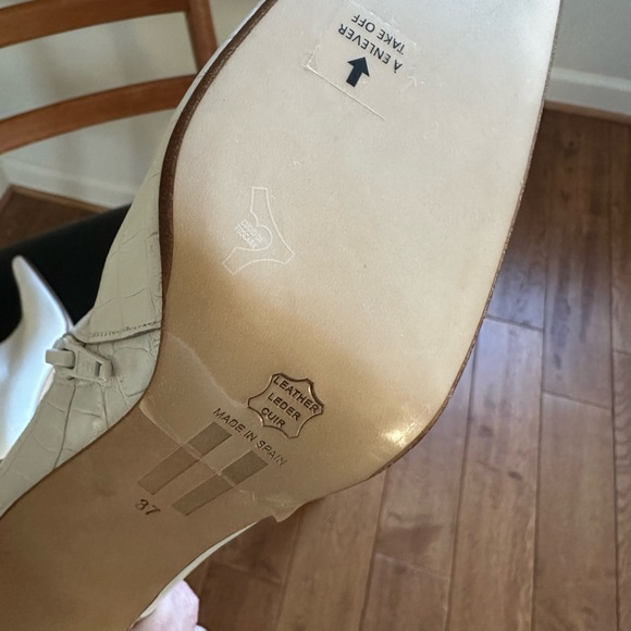 White Croc-Embossed Leather Ankle Boots - Picture 6 of 7